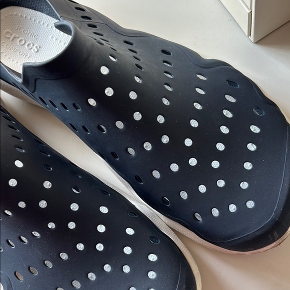 CROCS Blue and White Sandals with Ventilation - Picture 4 of 4